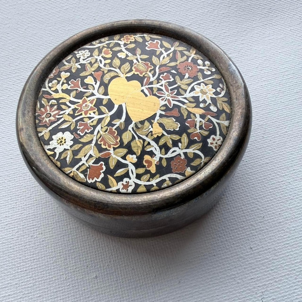 Vintage Reed and Barton silver plated trinket box with lid